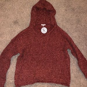 S/M burgundy sweater. Tag still attached. Super cute! Never worn.